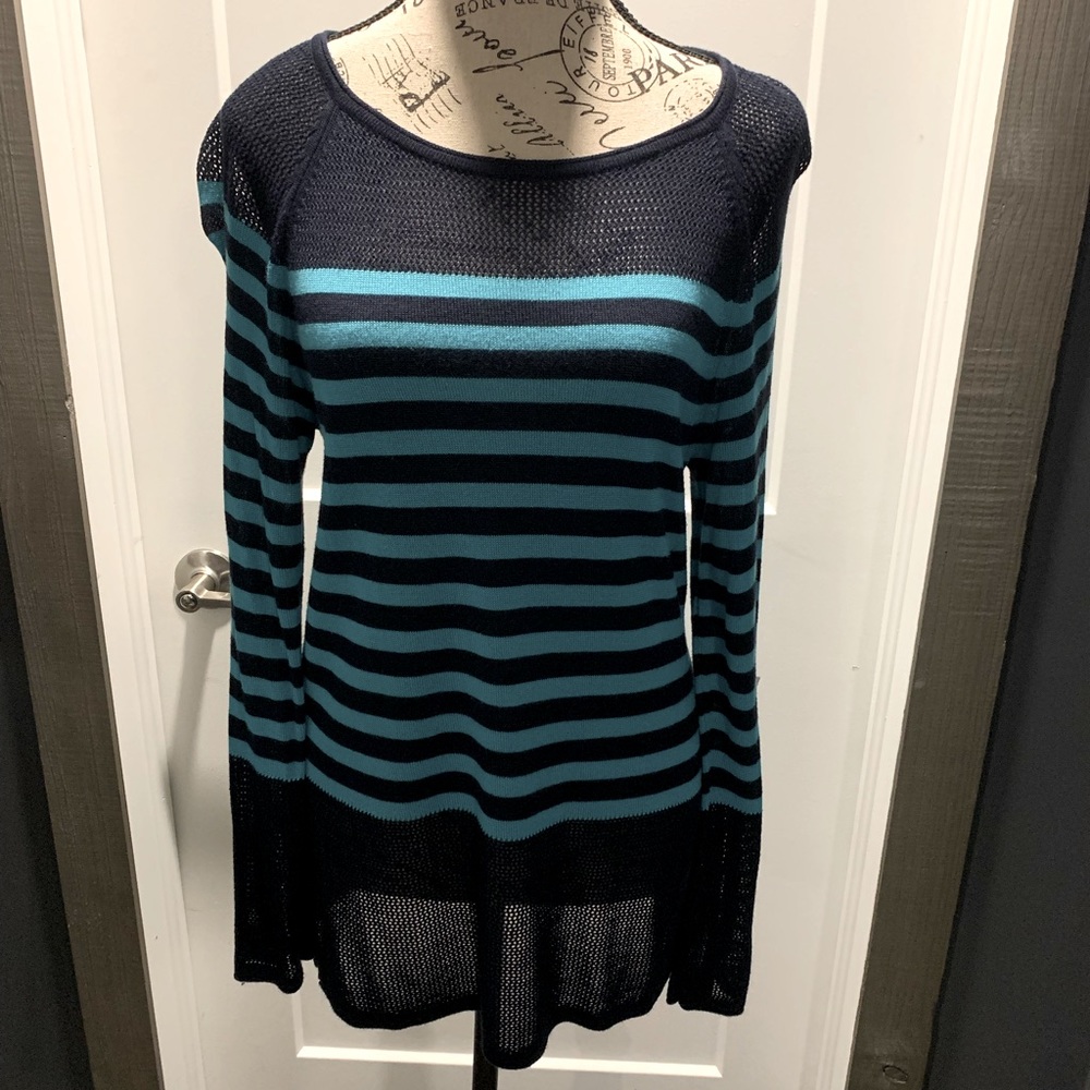 525 America Sweater. Small. Navy/Turquoise Strip.